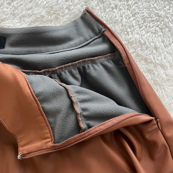 Express Women’s Brown Vegan Leather Tiered Mini Skirt Size Medium - Picture 7 of 7